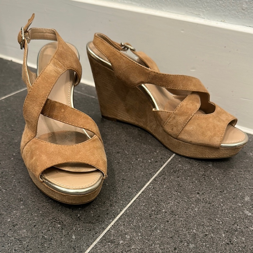 Elegant Tan Platform Wedge Sandals